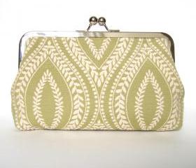 Kisslock Frame Clutch Silk Lined Green Embroidered
