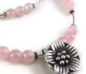 SAKURA sterling silver and rose quartz necklace with hill tribes floral pendant