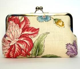 Clutch Frame Kisslock Purse Lined in Silk in a Linen Flower Print