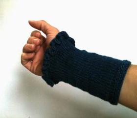 Pure Silk Wristlet - Super Soft - Natural Plant Dye - Hand Knit By Tom's Grossmami