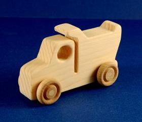Dump Truck Birthday Party on Dump Truck Party Favors   Package Of 10 Wood Toy Dump Trucks On Luulla