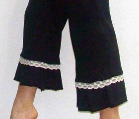 Organic Bloomers trimmed with organic cotton lace Made from organic cotton and hemp jersey