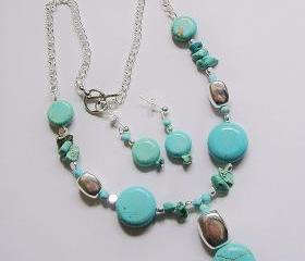 Beautiful Blue Turquoise Necklace and Earring Set