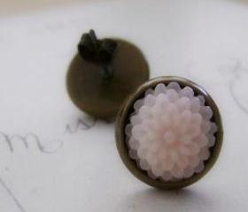 Antiqued Brass Mini Mum Earrings in Palest Pink