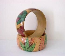 Vintage Wood Bangle Bracelet Pair Handpainted Flowers Taiwan ROC 1970s