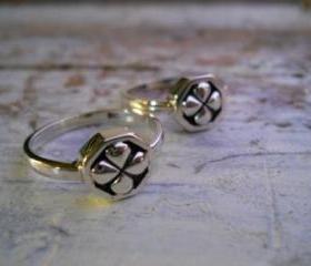 clover ring - Style A