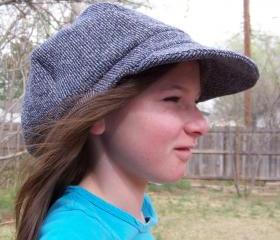Sz. 25' Newsboy Cap Hat in Recycled cotton knit - black white