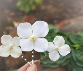 velvety ivory hydrangeas, hydrangeas hair clip, flower hair clip, bridesmaid hair clip