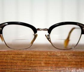 Vintage Eyeglasses / Cat Eye and Rhinestones