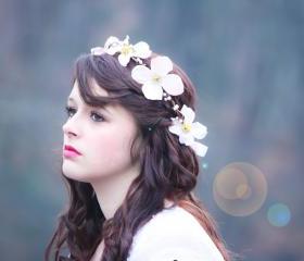 wedding hair crown, flower hair band, flower hair crown, dogwood blossom halo, bridal flower
