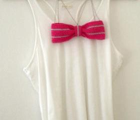 Crochet bow necklace. Fuschia, lilac cotton yarn