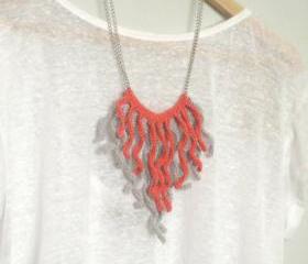 Crochet fringes necklace. Salmon pink and pale grey cotton yarn.