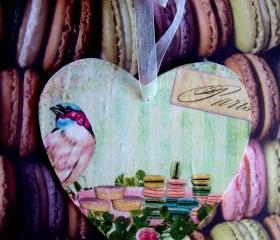 Wooden Heart with bird and macaron design