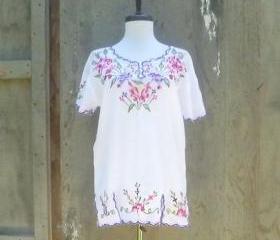 1970s White Blouse with Embroidered Flowers