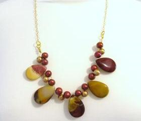  Mookite and Shell Pearl Necklace