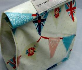 Oilcloth Lunch Bag - Bunting 