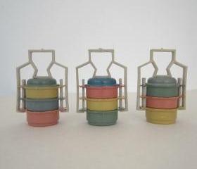 set of 3 plastic vintage food carrier / pot miniature for doll house