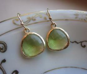Peridot Earrings Apple Green - 16k Gold Plated Glass Earrings - Bridesmaid Earrings - Bridal Earrings - Wedding Earrings