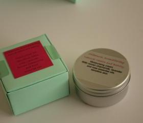Moisturiser for sensitive skin.