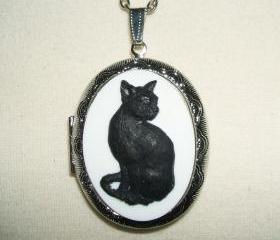 BLACK CAT CAMEO Necklace Locket Pendant Sitting Cat