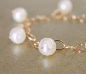 Large White Pearl Oval Gold Link Chain Bracelet
