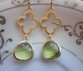 Peridot Earrings Green Gold Clover Connectors - Bridesmaid Earrings - Bridal Earrings - Wedding Earrings