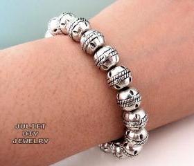 Tribal style silver beads bracelet