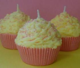 Cupcake Candle Pink Lemonade Scented Soy Wax