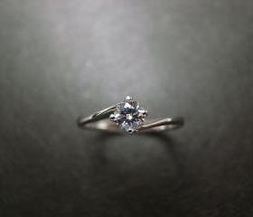 Classic Diamond Engagement Ring in 18K White Gold (0.25ct, F/VS)
