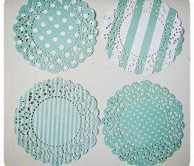 4 Parisian Lace Doily blue polka dot & stripe / pack 