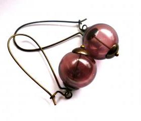 Grapes. Vintaj bead caps, antique brass kidney ear wires, Vintaj wire. Purple lampwork hollow glass. Glass purple earrings. Bohemian. Simple. Earrings. Purple and brown.