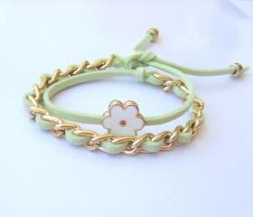 Gold chain double wrap daisy bracelet in lime green