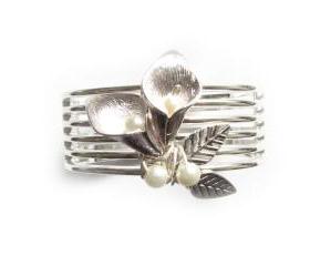 Bangle Wire Wrapped Calla Lily Bracelet Silver Plated Pearl Leaf Charm Jewelry
