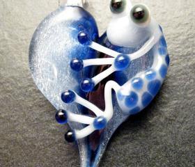 Heart frog pendant - Glass lampwork jewelry charm - Boomwire Glass