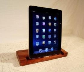 iPad - iPhone - iPod - Dock - Sync and Charging Station- Oak - style V1 (Yes for the iPad ) iPad Dock IPhone4 Dock iPod