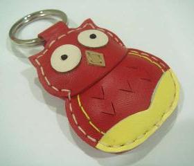 Fiona the Owl Leather Keychain ( Red )
