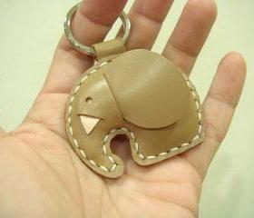 Laura the Elephant Leather Charm ( Light Brown )