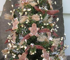 Tabletop Christmas Tree - Primitive/Country with Salt Dough Gingerbread Men