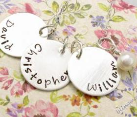 Mommy Necklace - Childrens Name Necklace - Personalized jewelry for moms - Necklace for moms