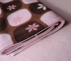 Pack and Play Sheet / Blanket Set Fleece Bedding Set for Baby Girls 'Chocolate Silk' Print 