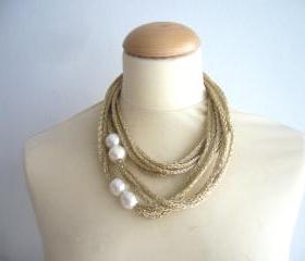  Gold and white pearls necklace in metallic new Fall Winter jewelry