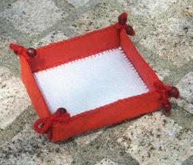 Basket in Burlap & Felt. Tie-me-up Basket. Felt & Burlap Basket