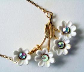 white daisy bib necklace with crystal accents