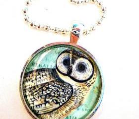 Owl ball chin necklace. snow owl, Harry Potter Owl. 1 inch silver Metal bezel pendant & glass dome. Metal, glass and Ball chain necklace.