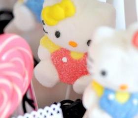 6 Hello Kitty Marshmallow lollipops
