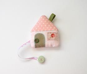 Fabric House / Retractable Tape Measures