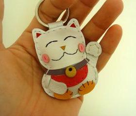 Maneki Neko leather keychain ( White )