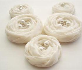  Ivory Fabric Roses Handmade Appliques Embellishment 5 pcs
