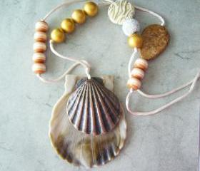  Fossil beige necklace