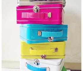 Suitcase tin can with handle 